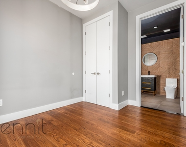 853 Lexington Avenue - Photo Thumbnail 6