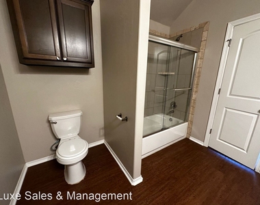 2408 Alta Vista Ln - Photo Thumbnail 16