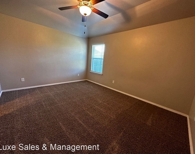 2408 Alta Vista Ln - Photo Thumbnail 12