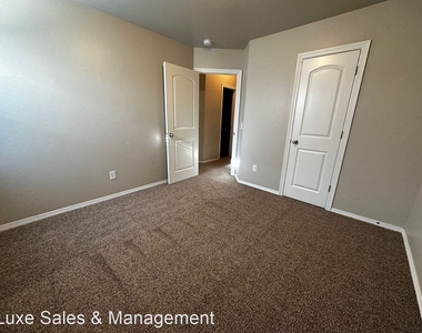 2408 Alta Vista Ln - Photo Thumbnail 24