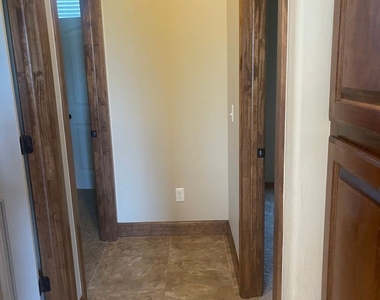 3320 Enclave Lane - Photo Thumbnail 34