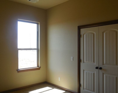 3320 Enclave Lane - Photo Thumbnail 17