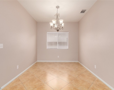 981 Upper Meadows Place - Photo Thumbnail 8