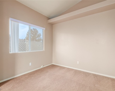 981 Upper Meadows Place - Photo Thumbnail 20
