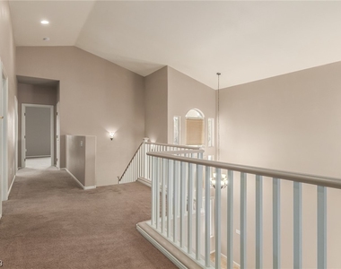 981 Upper Meadows Place - Photo Thumbnail 33