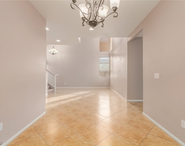 981 Upper Meadows Place - Photo Thumbnail 7