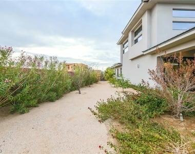 2 Sugarberry Lane - Photo Thumbnail 46