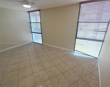 3475 N Country Club Dr - Photo Thumbnail 10