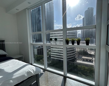 950 Brickell Bay Dr - Photo Thumbnail 25