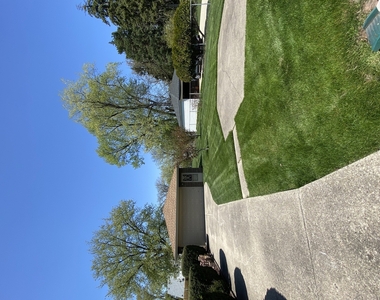 2242 Eastview Drive - Photo Thumbnail 16