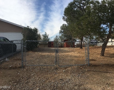 15756 Meseta Rd - Photo Thumbnail 11