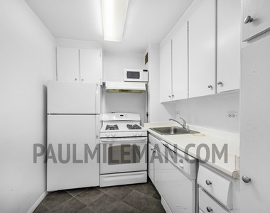 East 46th st - Photo Thumbnail 5