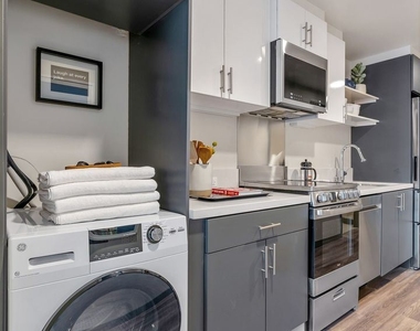 235 Valencia Street - Photo Thumbnail 2