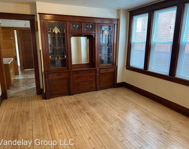 2404 N Dousman St - Photo Thumbnail 7