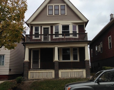 2404 N Dousman St - Photo Thumbnail 1