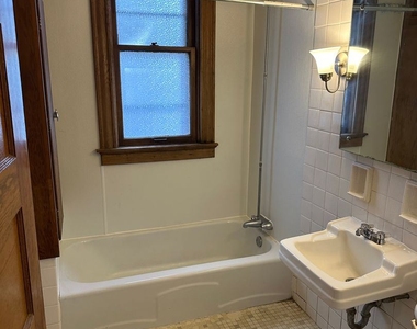 2404 N Dousman St - Photo Thumbnail 6