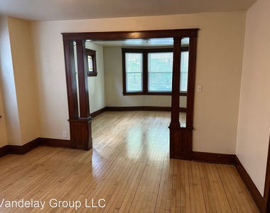 2404 N Dousman St - Photo Thumbnail 2