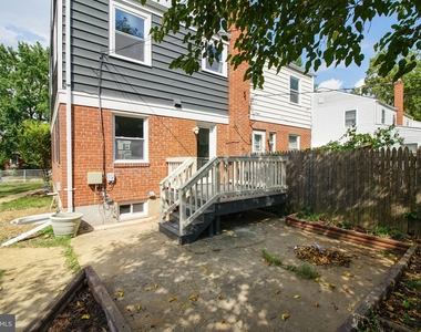 2233 Arlington Terrace - Photo Thumbnail 18