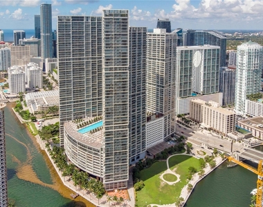 465 Brickell Ave - Photo Thumbnail 0