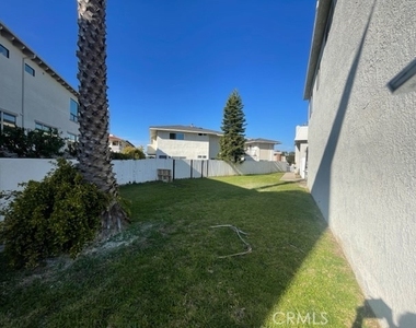 7812 Shaffer Circle - Photo Thumbnail 2