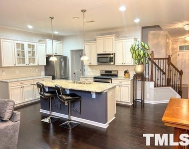 7815 Elmshire Way - Photo Thumbnail 1