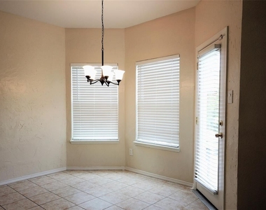 809 Spring Canyon Drive - Photo Thumbnail 7