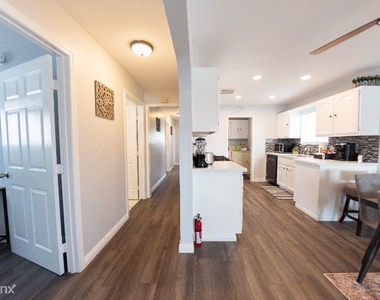 5801 Orange Ave - Photo Thumbnail 47