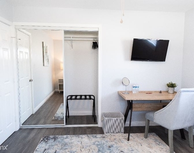 5801 Orange Ave - Photo Thumbnail 11