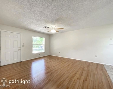 845 Cedar Cir Unit - Photo Thumbnail 9