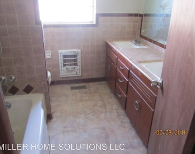 2100 Sw 65th St - Photo Thumbnail 10