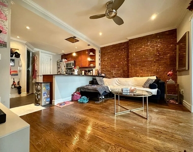 7 East 75th Street - Photo Thumbnail 1