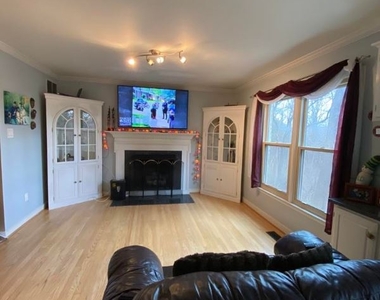 8351 Stahlway Ln - Photo Thumbnail 4