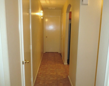 12810 W La Reata Avenue - Photo Thumbnail 11