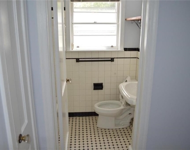 2381 Eastway Road - Photo Thumbnail 10