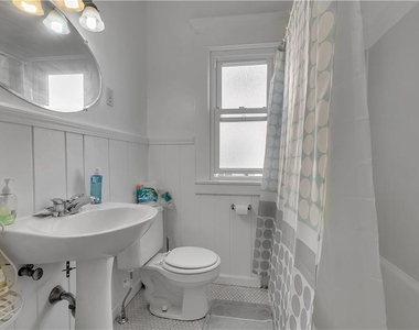 477 Winspear Avenue - Photo Thumbnail 4