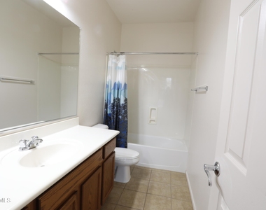 15988 W Yavapai Street - Photo Thumbnail 9