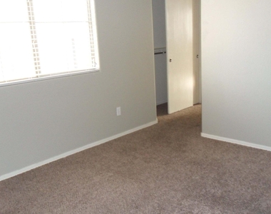 8314 W Sheridan Street - Photo Thumbnail 11