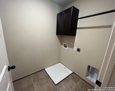 6406 Marcel Way - Photo Thumbnail 11