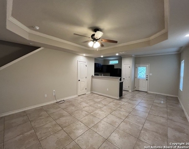 6958 Lakeview Dr - Photo Thumbnail 2