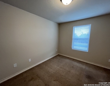 6958 Lakeview Dr - Photo Thumbnail 21