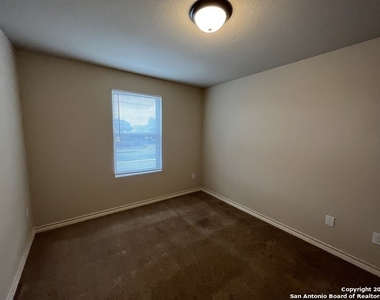 6958 Lakeview Dr - Photo Thumbnail 22