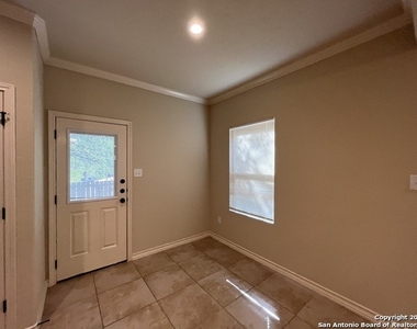 6958 Lakeview Dr - Photo Thumbnail 5