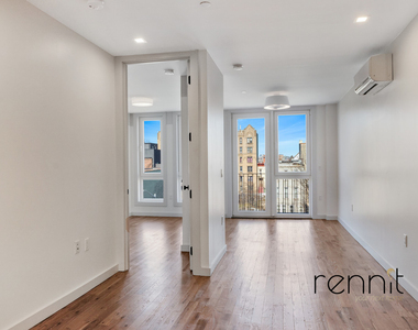 770 Lexington Avenue - Photo Thumbnail 3