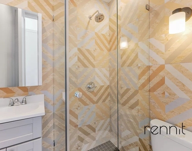 770 Lexington Avenue - Photo Thumbnail 6