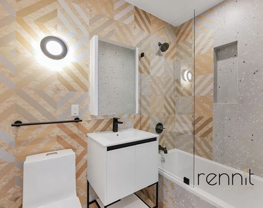 770 Lexington Avenue - Photo Thumbnail 5