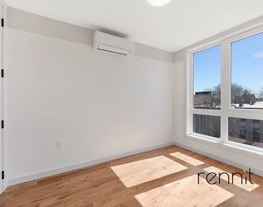 770 Lexington Avenue - Photo Thumbnail 10