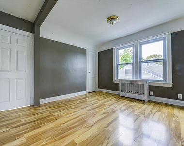 862 Taft Street - Photo Thumbnail 2