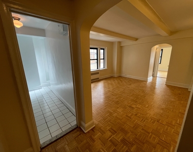 95 Christopher Street- 1 Bedroom in Doorman Building- Prime GV Location - Photo Thumbnail 11