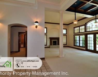 3849 Eagle Parkway - Photo Thumbnail 4