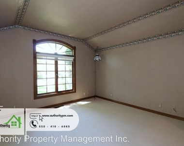 3849 Eagle Parkway - Photo Thumbnail 24